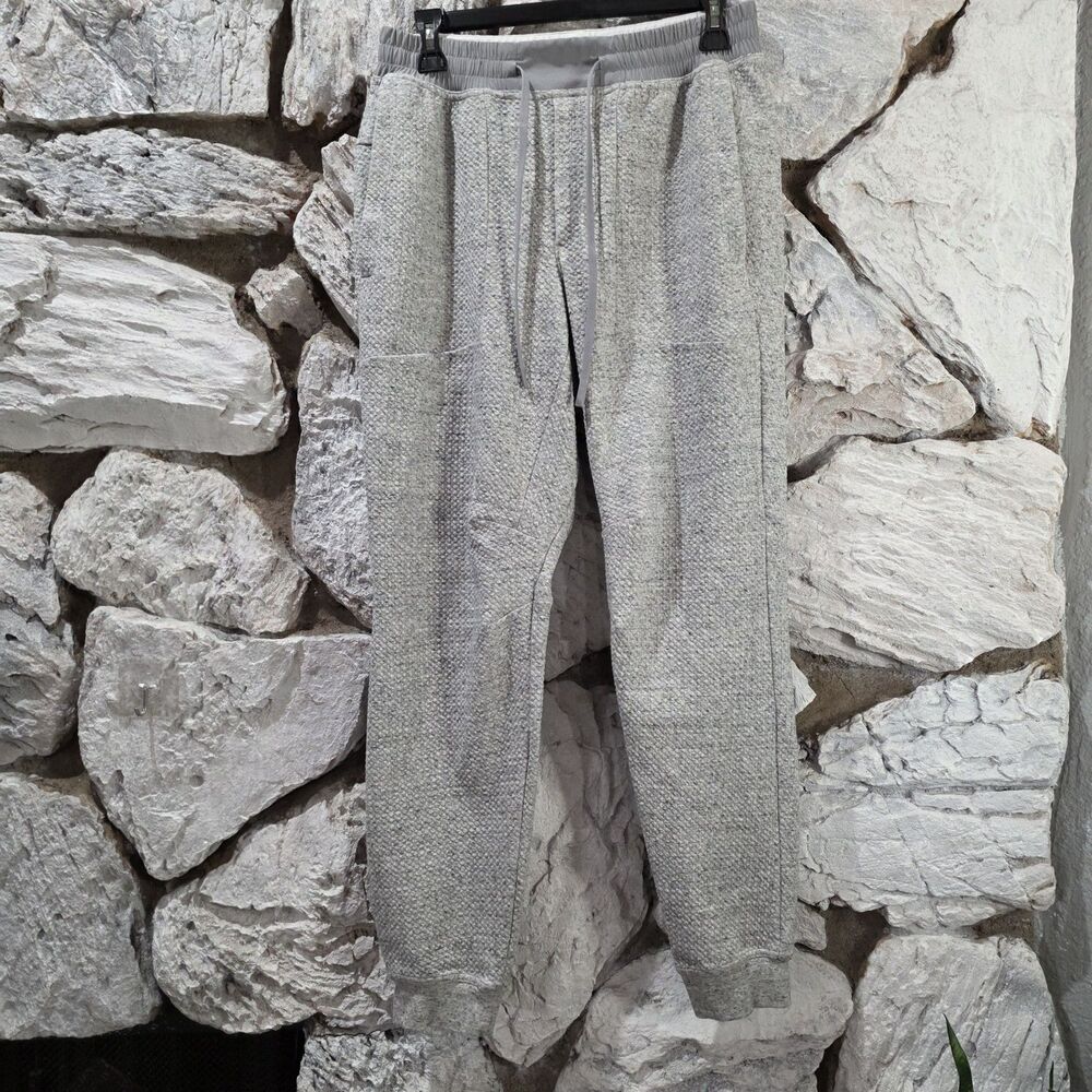 Lululemon At Ease Joggers Men’s Medium Heathered Melody Light Gray Textured Knit